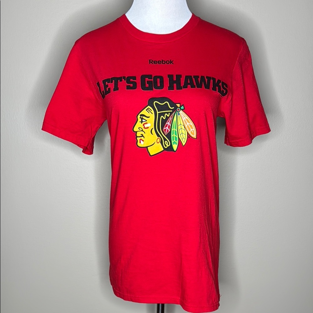 Reebok womens red t-shirt Chicago Blackhawks “Let’s Go Hawks” size S.